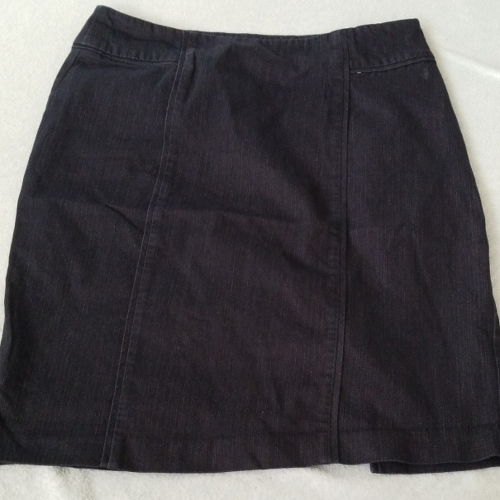Black skirt